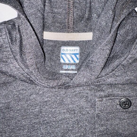 4t old navy hooded tshirt - Picture 2 of 2